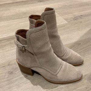 Jeffrey cambell booties